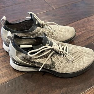 Nike Wmns Air Zoom Mariah Flyknit Racer 'Pale Grey'